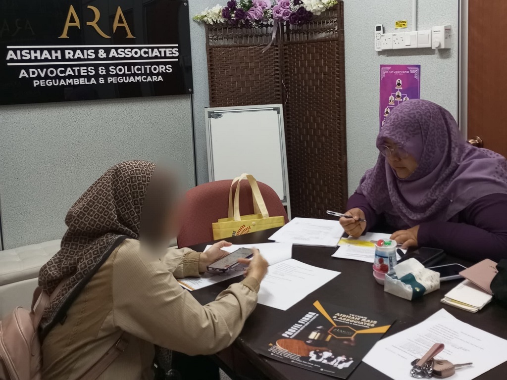 gambar lawyer ara 6-2306